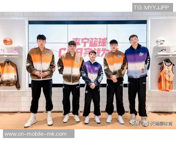 杨瀚森谈夏普和卡马拉:为兄弟们获得丰厚合同感到由衷高兴