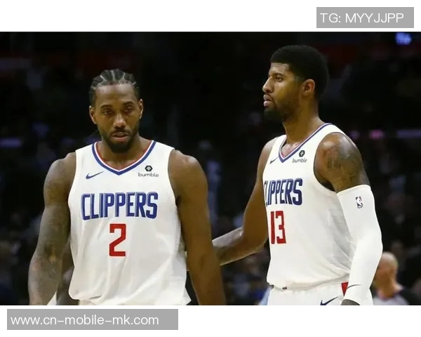 小卡强调进攻战术执行力与防守协作的重要性以提升球队整体表现 小卡强调进攻战术执行力与防守协作的重要性以提升球队整体表现