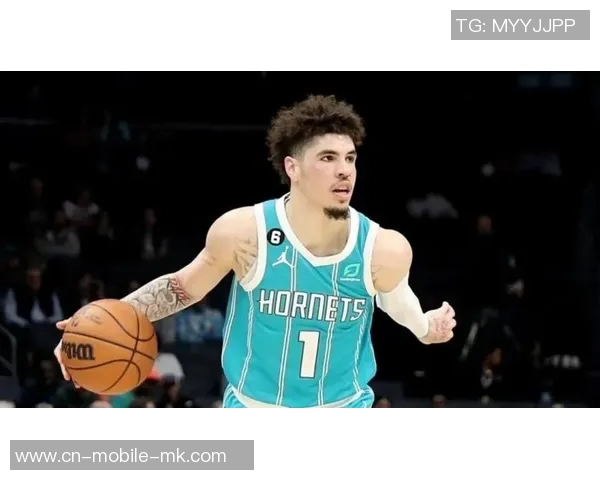 爱德华兹上半场表现亮眼13投7中斩获16分助球队争胜 爱德华兹上半场表现亮眼13投7中斩获16分助球队争胜